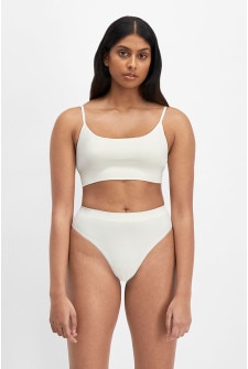 Model wears size 10, is 174cm tall with 84cm bust and 66cm waist