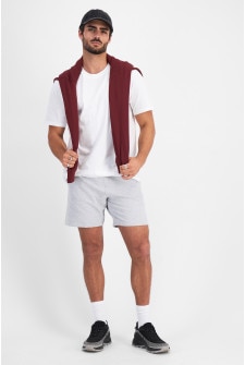 Sam (He/Him) wears size M and is 192cm tall with 100cm chest and 82cm waist