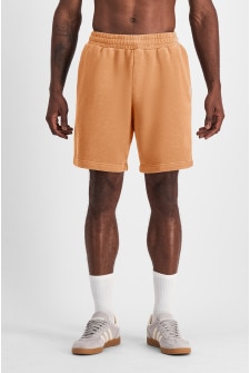 Paoulo (He/Him) wears size Medium and is 188cm tall with 98cm chest and 79cm waist