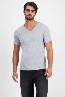 Luke (He/Him) wears size Medium and is 184cm tall