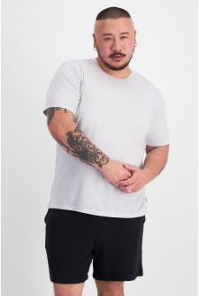 Charlie (He/Him) wears size M and is 183cm tall with 104cm chest and 85cm waist