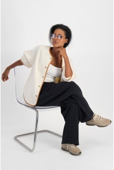 Senait (She/Her) wears size S and is 162cm tall with 79cm chest and 60cm waist