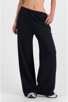 WHYNTER (She/Her) wears size S and is 175cm tall with 75cm chest and 60cm waist