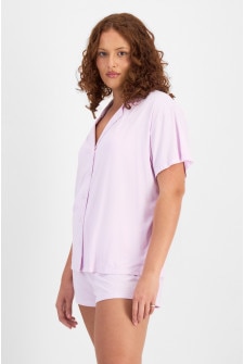 Cameron (She/Her) wears size L and is 179cm tall with 91cm chest and 74cm waist