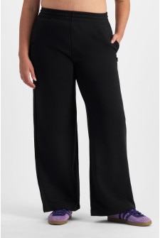 Essentials Fleece Straight Leg