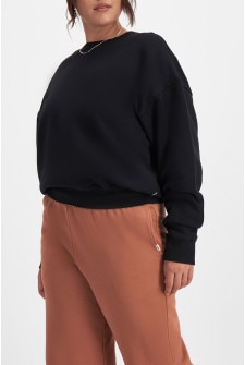 Annalise (She/Her) wears size Small and is 175cm tall with 85cm chest and 68cm waist