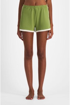 Norway (She/Her) wears size S and is 178cm tall with 82cm chest and 69cm waist