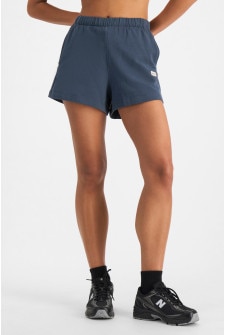 Pepe (She/Her) wears size S and is 177cm tall with 80cm chest and 67cm waist