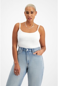 Jasmin (She/Her) wears size Large and is 172cm tall with 101cm chest and 82cm waist