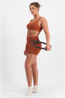 Move Seamless Hot Short