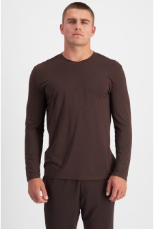 Charlie (He/Him) Wears Size M And Is 183cm Tall With 104cm Chest And 85cm Waist