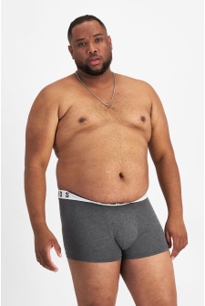 Model is 191cm tall with 103cm chest and 81cm waist