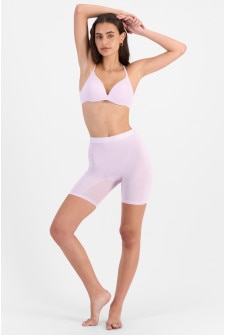 WHYNTER (She/Her) wears size 10 and is 175cm tall with 75cm chest and 60cm waist