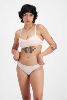 GeeGee (She/Her) wears size 10 and is 178cm tall with 96cm chest and 73cm waist