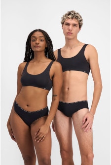 Jonti (they/them) wears a size 10, is 173cm tall, with 85cm bust and 67cm waist. 
Blu (they/them) wears size 12, is 176cm tall, with 89cm chest and 73cm waist.
