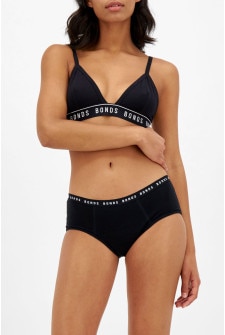 Model wears size 16, is 155cm tall with 99cm bust and 87cm waist