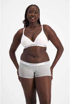 Victoria (She/Her) wears size 14 and is 178cm tall with 96cm chest and 78cm waist