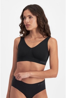 Model wears size 10, is 176cm tall with 91cm bust and 67cm waist