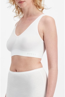 Ruby (She/Her) wears size 10 and is 182cm tall with 81cm chest and 64cm waist