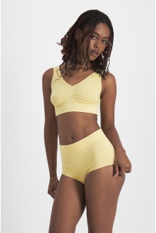 Tokaya (She/Her) wears size 10 and is 164cm tall with 74cm chest and 57cm waist