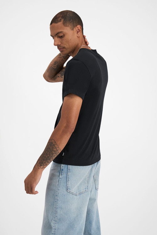 Slim Crew Tee