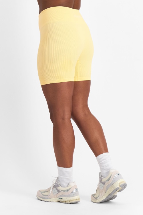 Move Rib Seamless Midi Short