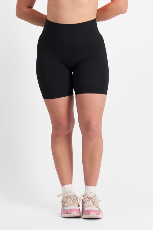 Move Seamless Midi Short