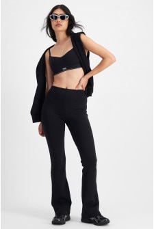 Tiana (She/Her) wears size S and is 176cm tall with cm chest and cm waist