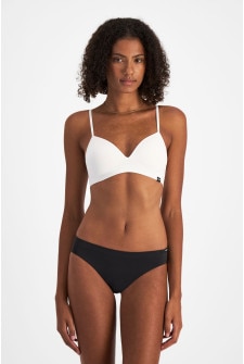 Norway (She/Her) wears size S and is 178cm tall with 82cm chest and 69cm waist