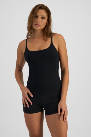 Melissa (She/Her) wears size S and is 169cm tall with 86cm chest and 66cm waist