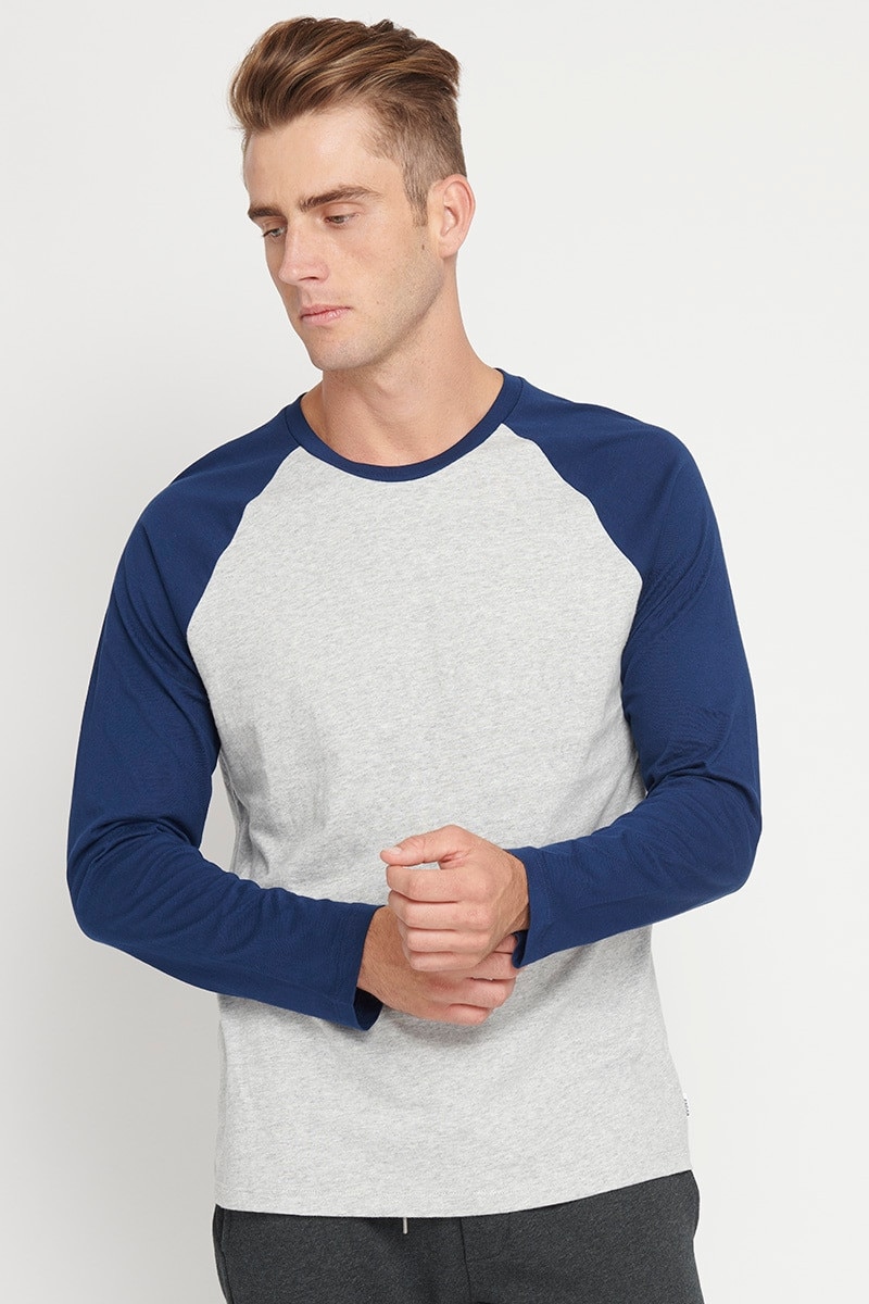 Long sleeve raglan shirt