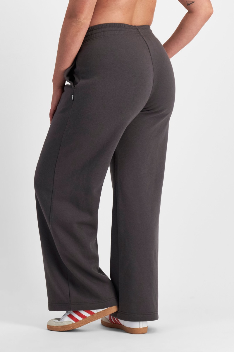 Essentials Fleece Straight Leg