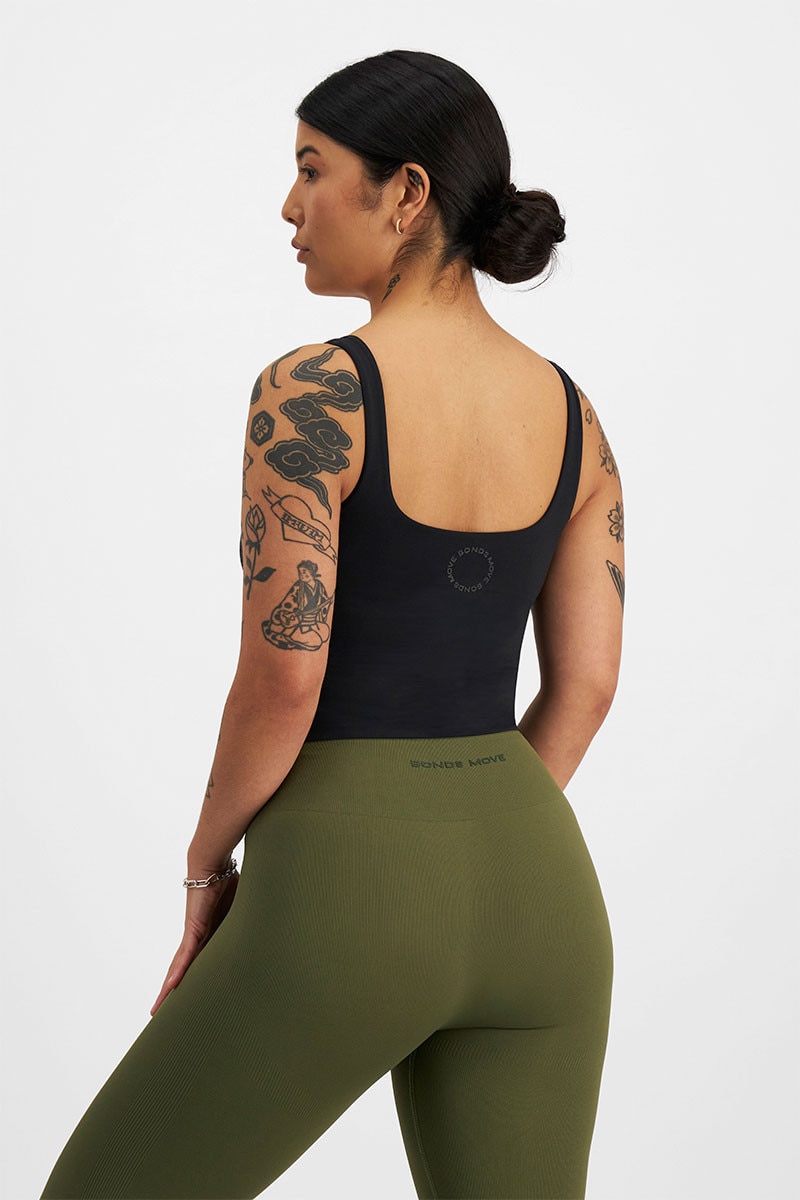 Aki (She/Her) wears a size Small is 169cm tall with 90cm bust a 74cm waist and 93cm hip.