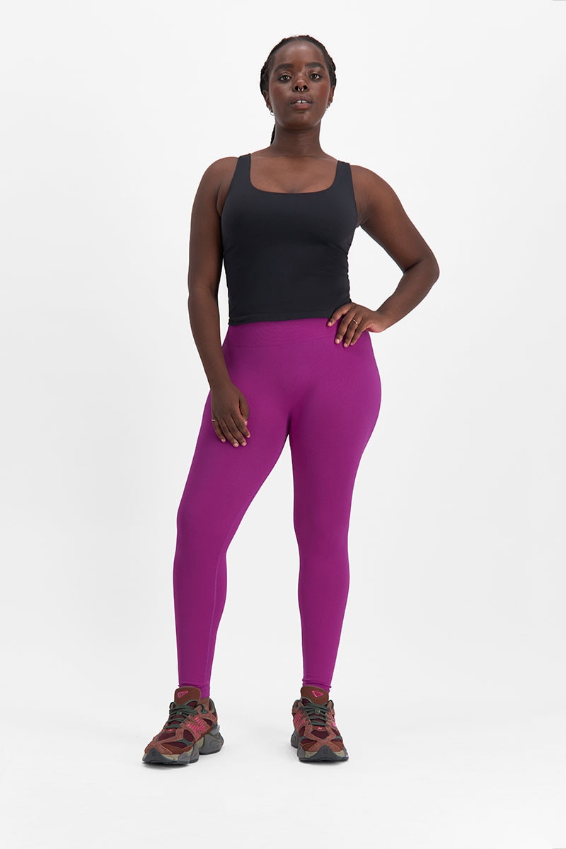 Mukisa (She/her) wears a size Large is 173cm tall with 89cm bust a 75cm waist and 98cm hip.