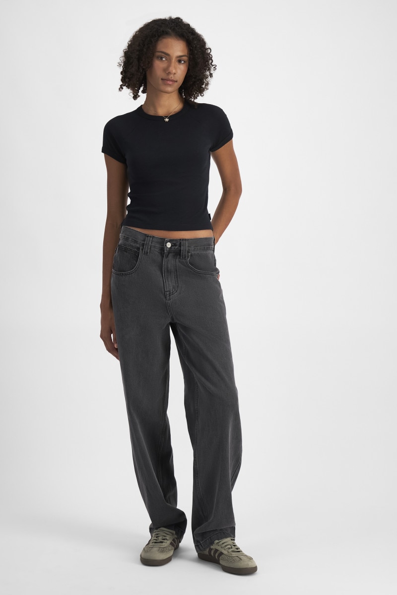 Norway (She/Her) wears size S and is 178cm tall with 82cm chest and 69cm waist