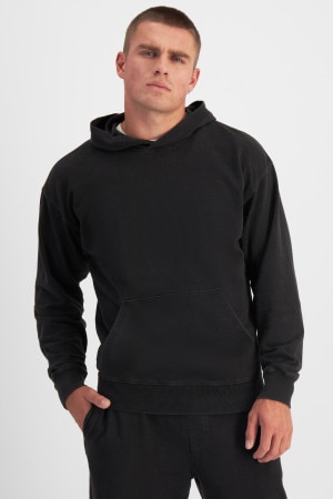 Charlie (He/Him) Wears Size M And Is 183cm Tall With 104cm Chest And 85cm Waist