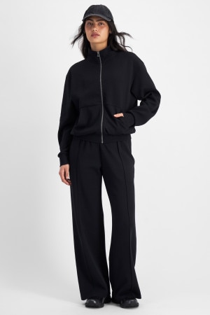 Tiana (She/Her) wears size S and is 176cm tall with cm chest and cm waist