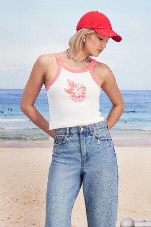 Rhiannan (She/Her) wears size S and is 175cm