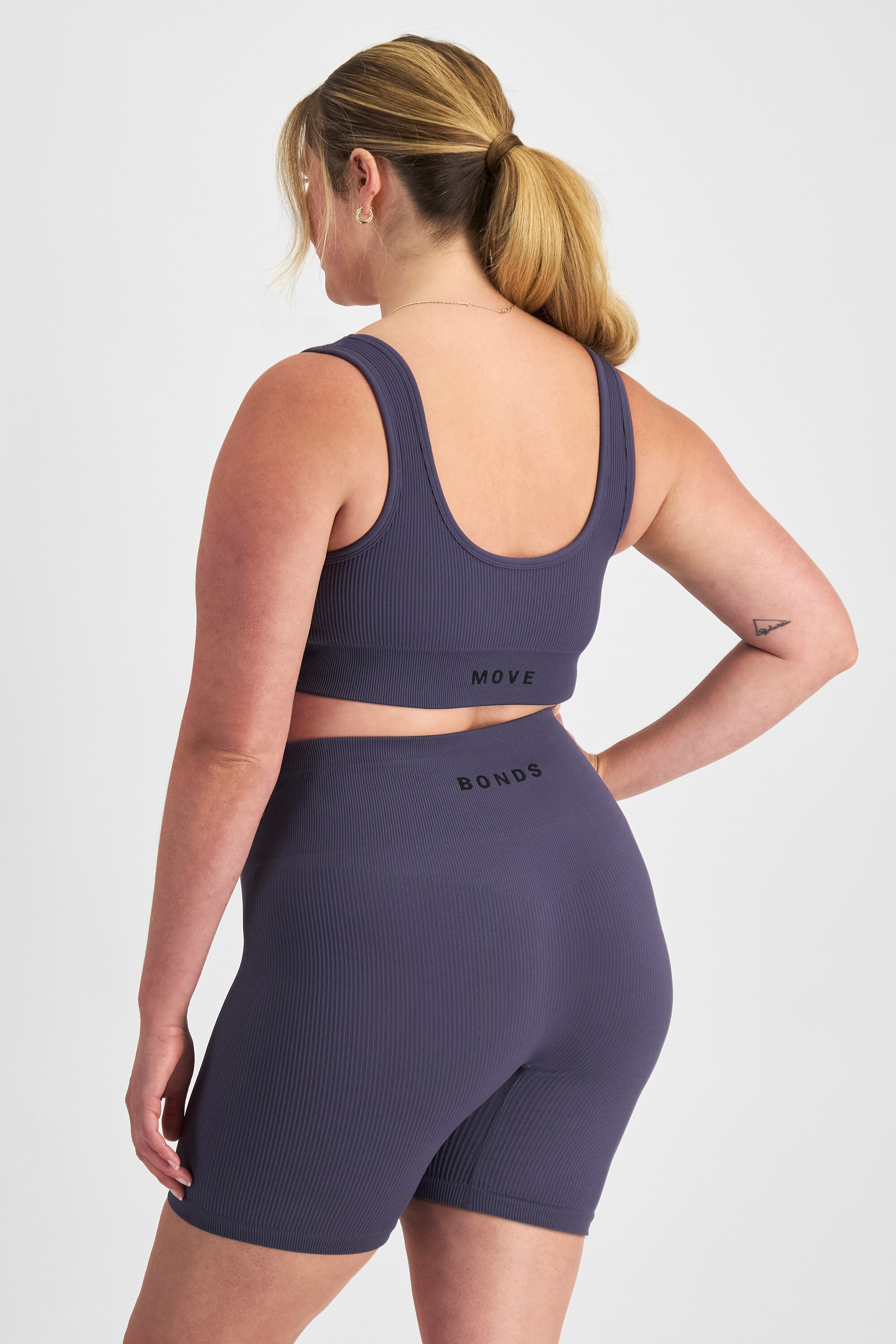 Bonds Move Rib Seamless Midi Short | Womens Shorts | CQUWI
