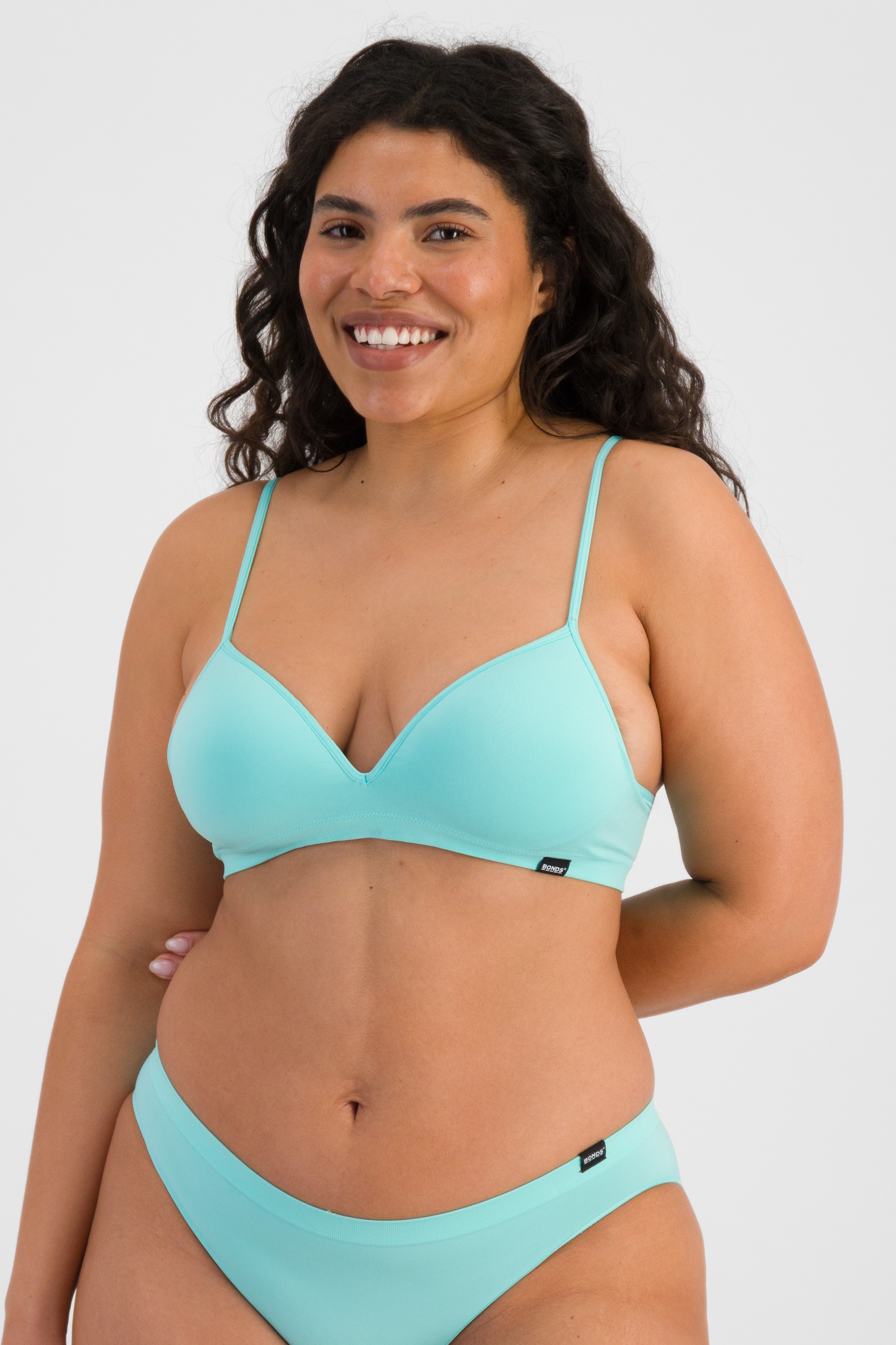 Bonds Women's Match Its Wirefree Bra in Exmouth Aqua Size: 16