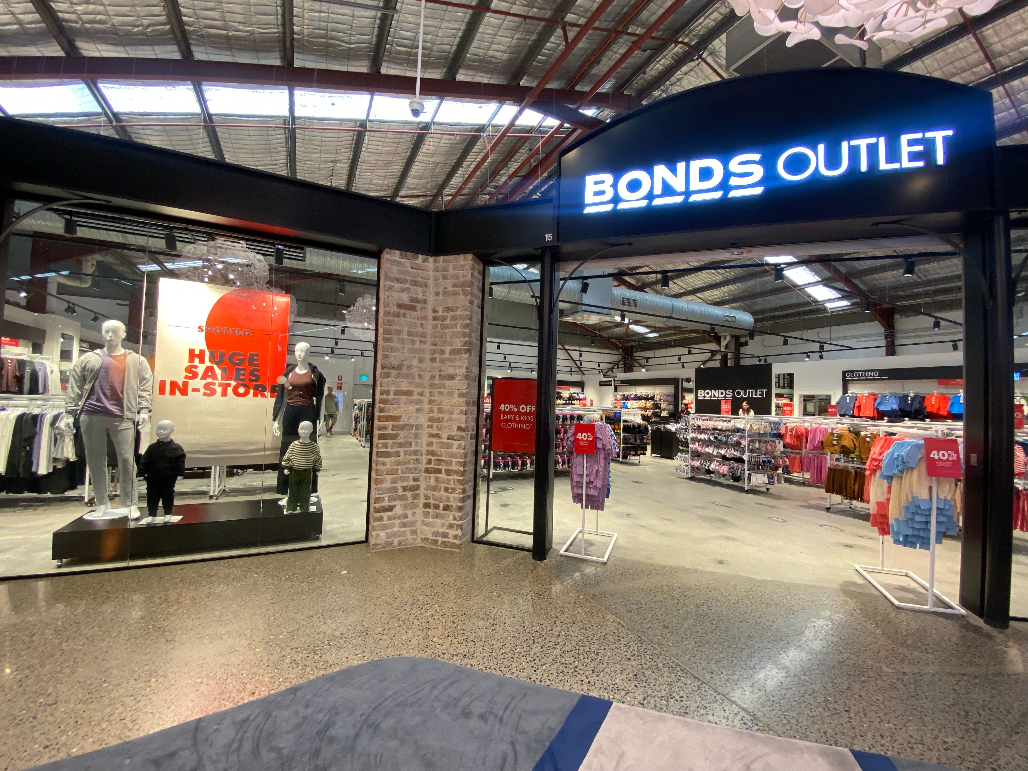 Bonds Outlet Sydney Outlet Village